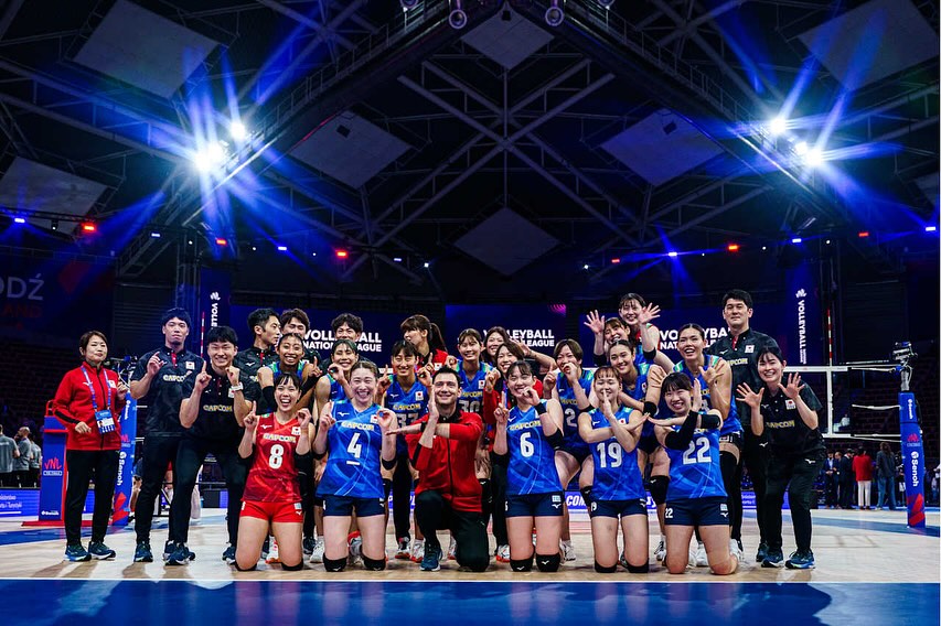 执教风格和, 执教日本设, amp