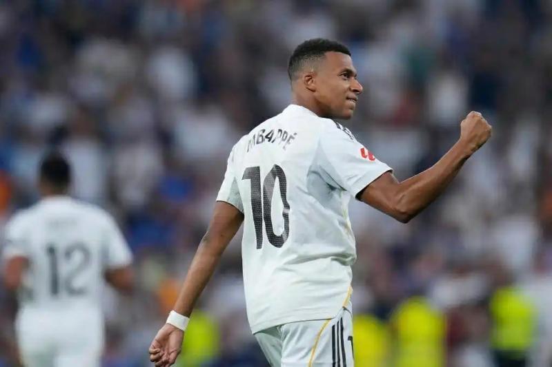 瑞典前锋伊 瑞典前锋伊