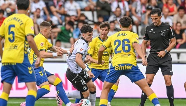 踢梅开二度 踢梅开二度